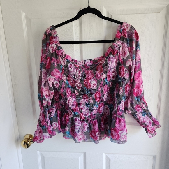 Torrid Crinkle Chiffon Smocked Waist Off-Shoulder Crop Top Floral Pink Sz 3 - Picture 3 of 11